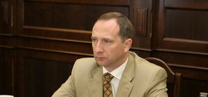 Получает пять тысяч и не брал взяток: Райнин написал заявление на общественную люстрацию