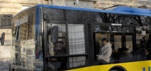 Через  обірвані дроти на Кульпарківській та Науковій стоять тролейбуси