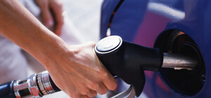 Львівські водії зможуть знайти найближчу заправку та оплатити пальне прямо зі смартфону