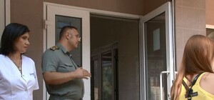 В военном госпитале контуженным бойцам дают непонятные лекарства и заставляют убирать коридоры