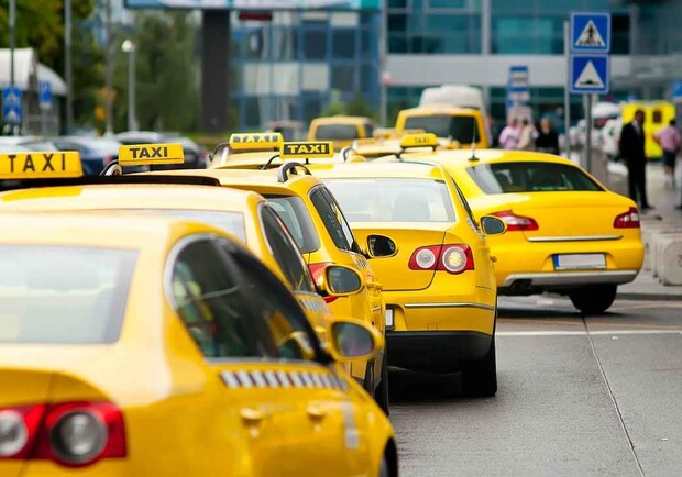Новость - Транспорт и инфраструктура - В Полтаве открылась интернет-служба вызова такси