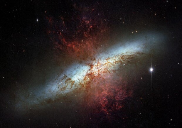 Новость - Досуг и еда - Загляни в космос: в Полтаве предлагают посмотреть на туманность Андромеды