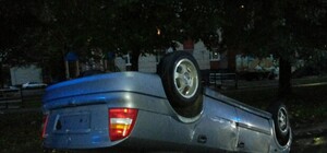 ДТП у Львові: перевернутий автомобіль, сліди крові в салоні і нікого навколо