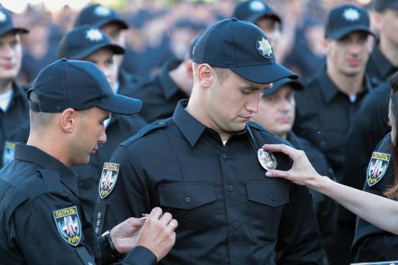 Новость - События - Фотофакт: кандидатам в полицию Полтавы начали рассылать приглашения