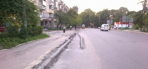Як виглядає тротуар на вулиці Пасічній  у Львові після недавнього ремонту (фото)