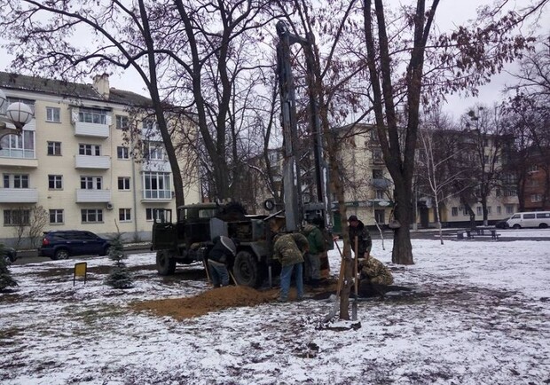 Новость - События - Фотофакт: в Полтаве начали устанавивать памятник Ивану Мазепе