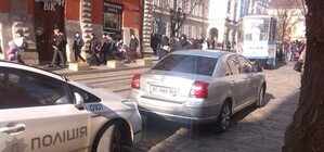 У Львові оштрафували водія авто, з якого виходив Андрій Садовий