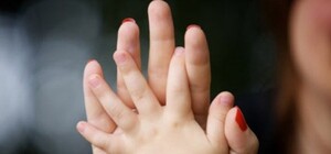 Одинокие матери Симферополя просят вернуть право льготной очереди в детсад