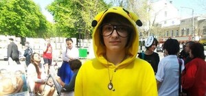 Большой Пикачу и человек-коробка на Дерибасовской: в Одессе отметили День анимешника