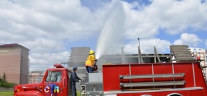 В Днепре показали пожарную машину от General Motors