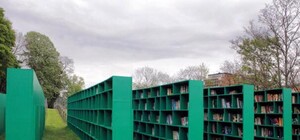 Приходи читать: на Позняках заработала библиотека под открытым небом