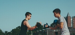 Борьба на набережной Днепра: борцы провели открытые спарринги по смешанным единоборствам