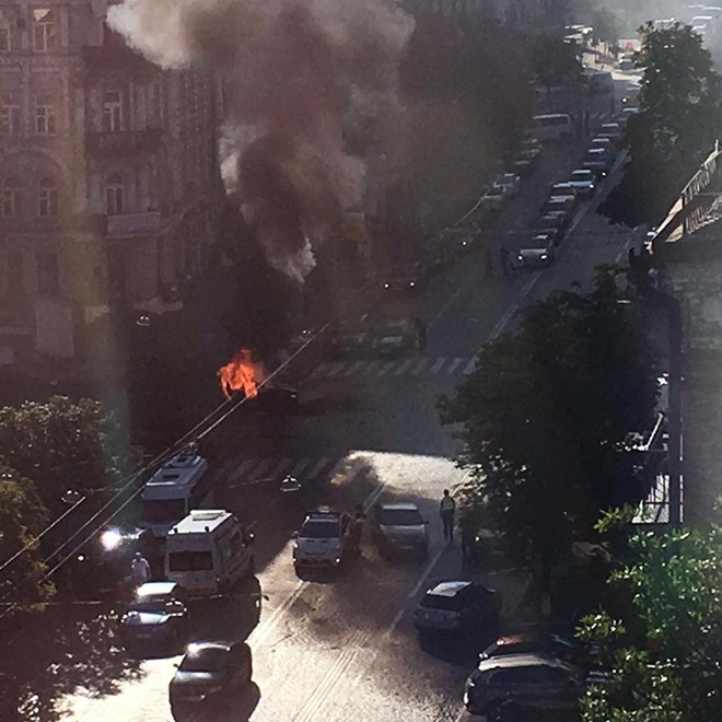 Новость - События - В сети появилось видео закладки взрывчатки под машину Павла Шеремета