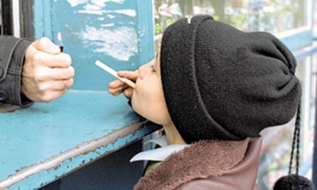 Новость - События - Полтавчанка продала ребенку алкоголь и сигареты: что с ней будет