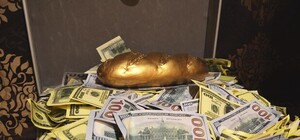 Не батон, но тоже подойдет: в Днепре у чиновника нашли золотую раковину и часы от президента России