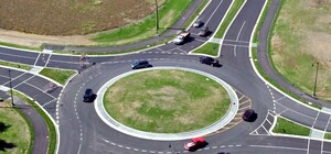 Новый поворот: в Украине изменили правила проезда перекрестков с круговым движением