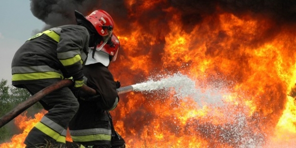 Новость - События - В Полтаве на Панфилова сгорели два гаража
