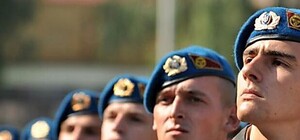 Набирают и девушек: харьковчан зовут в десант по контракту