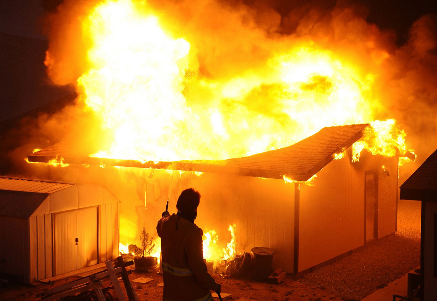 Новость - События - В Полтаве на Гончара горел гараж