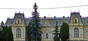 Розкішна вісімка: історичні палаци у Львові