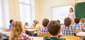 Скандал у школі: як у Львові цькують другокласницю через нездані на меблі гроші