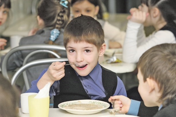 Новость - События - На Полтавщине массовое отравление школьников: дети говорят, в школе кормили тухлым мясом