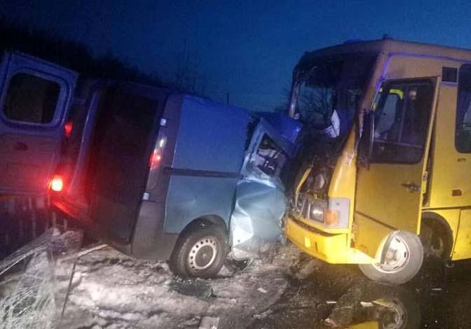 Новость - События - Один погибший и 8 травмированных: на Полтавщине столкнулись рейсовый автобус и фургон