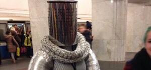 Внезапный гусь, рыцарь и девушка-весна: пятничная подборка модников из харьковского метро