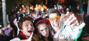 В фонтане не искупаешься: днепровских выпускников будут охранять