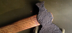 Помстився за пенсію: львів’янин сокирою розтрощив банкомат