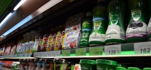 Фотофакт: в магазинах Симферополя начали выделять молокосодержащие продукты