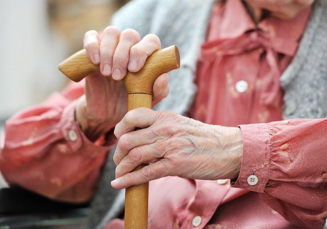 Новость - События - Расскажи бабушке: 5 распространенных схем обмана пенсионеров