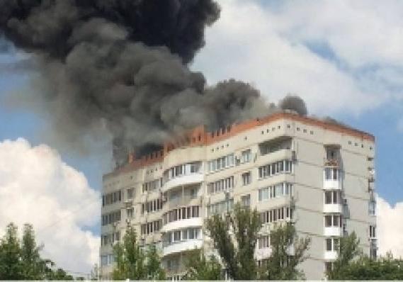 Новость - События - Пожар на Европейской: в Полтаве горела крыша 5-этажного жилого дома
