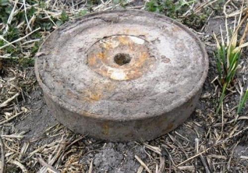 Новость - События - Опасная находка: полтавчанин на Затуринском переезде нашел противотанковую мину