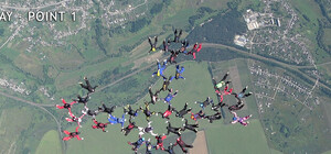 Смотри видео: под Харьковом парашютистки установили четыре мировых рекорда