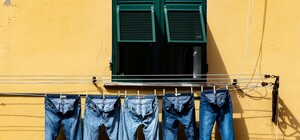 Собирай старые шмотки: в H&M будут выдавать сертификаты за старую одежду