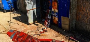 На создание ушел целый автобус: одесский художник сконструировал рака из металлолома