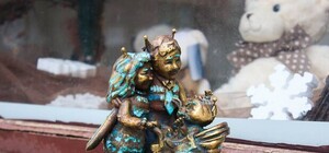 В Симферополе появилась новая скульптура семьи пчел: где именно