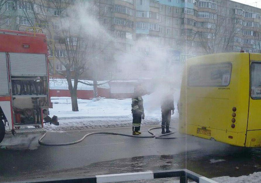 На Леваде задымился пассажирский автобус/Фото: Полтавщина