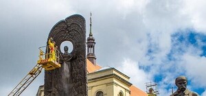 У неділеньку та ранесенько: львів’ян закликають голосувати за найкращого двірника