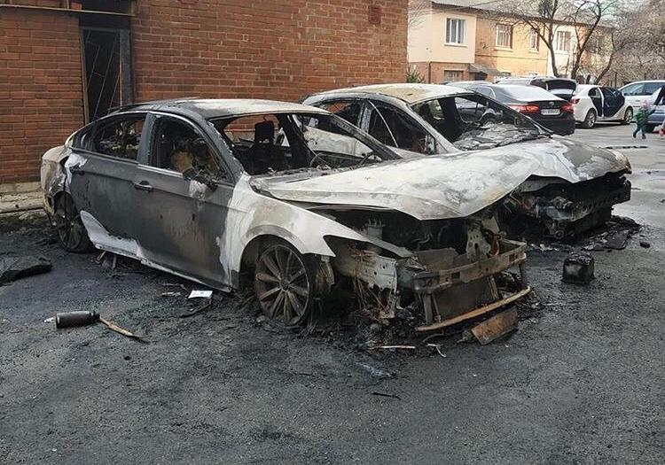 В центре Полтавы сожгли две машины