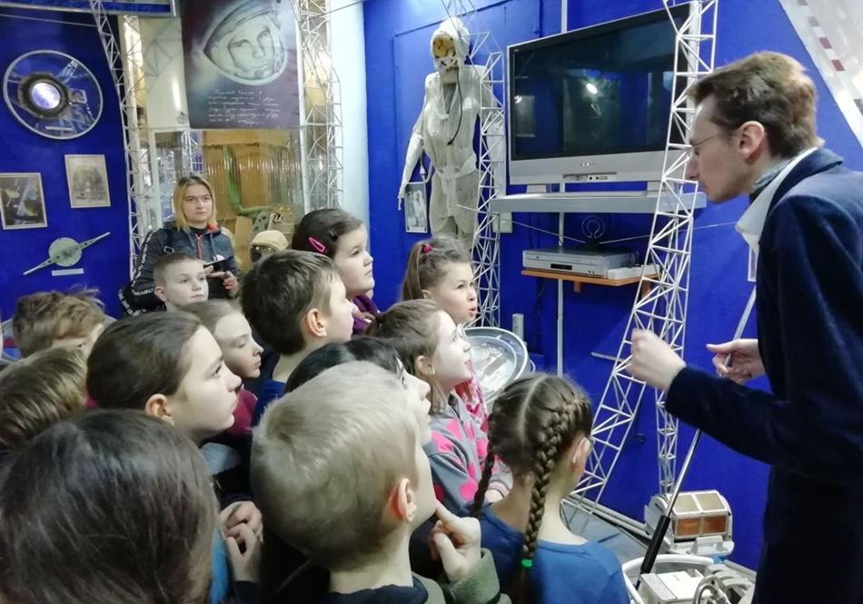 Школьников приглашают посетить музеи за полцены/Фото: Олег Журавлев