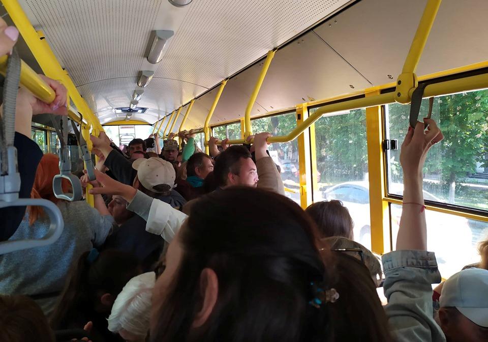 В Полтаве из-за перегруза ломаются троллейбусы/Фото: Центральный