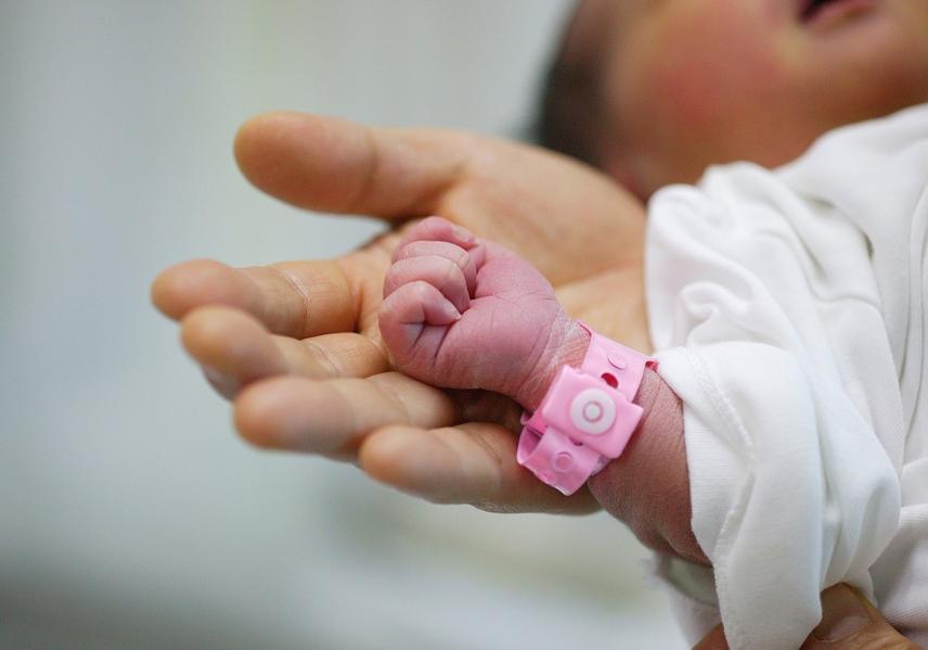 В Полтаве спасают жизнь новорожденной двойни
