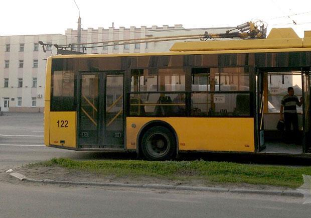 В Полтаве судили студента, который ударил ножом пассажира троллейбуса