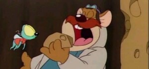 Мимо Рокфор пробегал: в супермаркете на Металлургов продают обгрызенный сыр