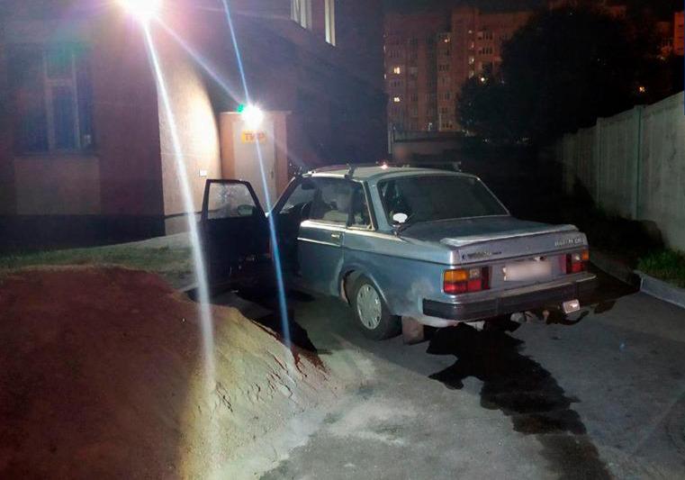 В Полтаве пьяный водитель, убегая от копов, заехал во двор полицейского участка