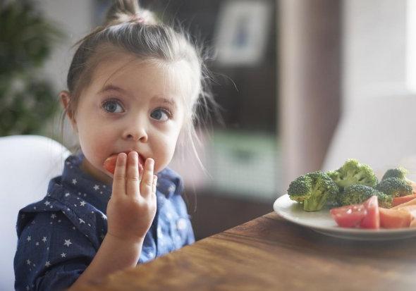 Родители полтавских школьников просят вернуть бесплатное питание детям