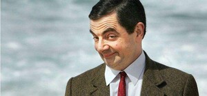 Чтобы был равномерный загар: голая женщина загорала в парке (видео)