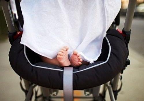 В Полтаве автомобиль сбил коляску с новорожденным
